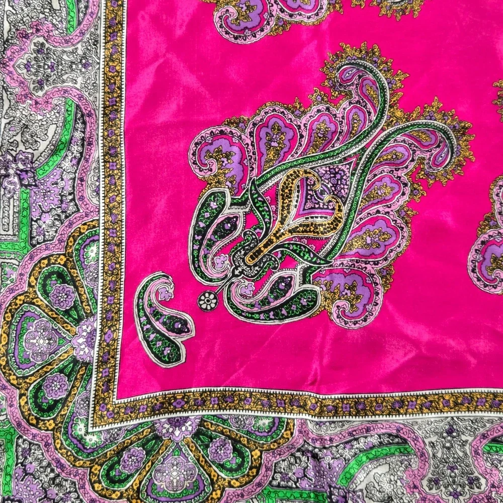Oscar de la Renta Scarf Women Pink‎ Purple Paisley Square Statement Silk Logo